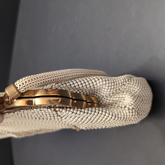 Vintage Whiting & Davis Ivory Mesh Evening Purse. - Picture 8 of 16